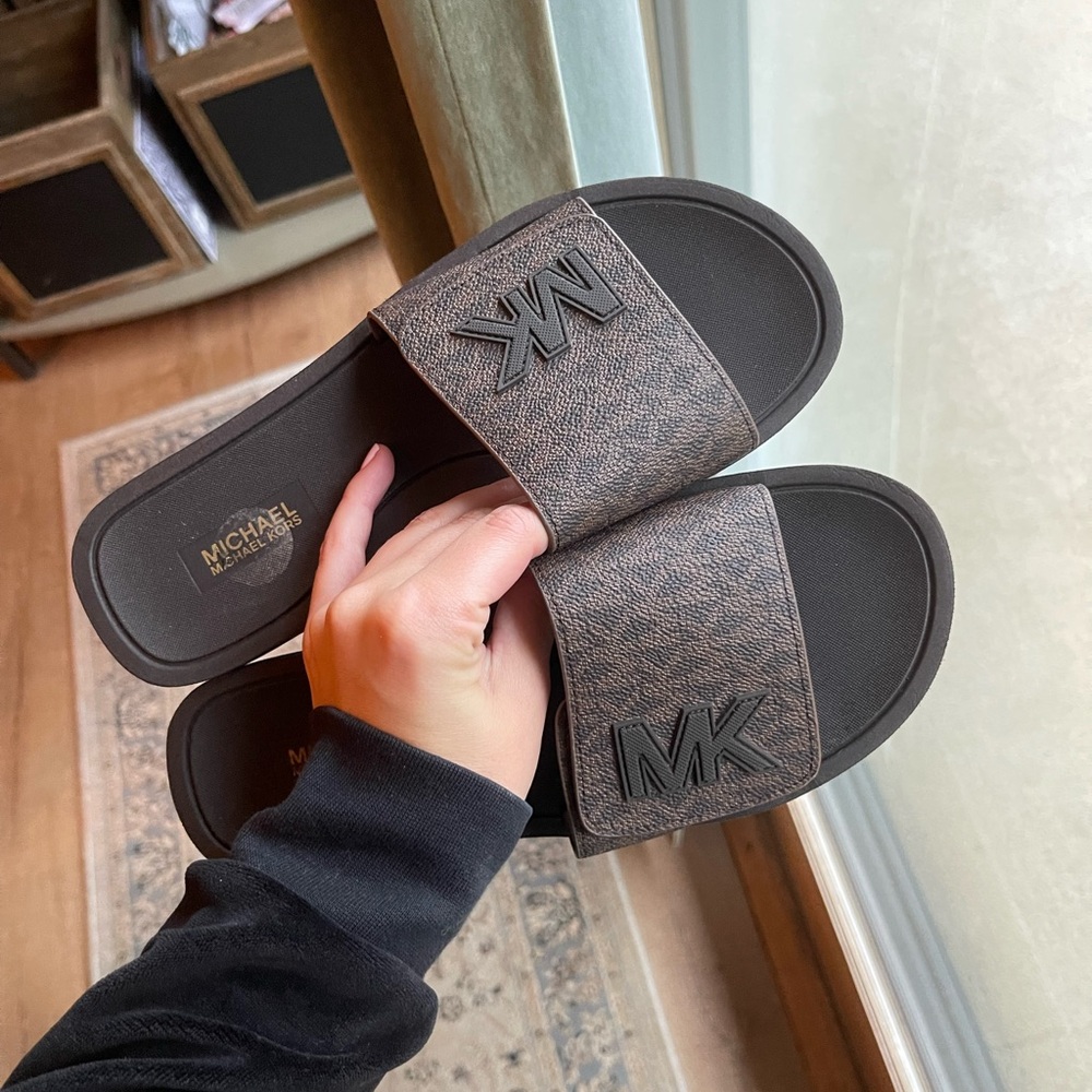 MK shoes - Picture 4 of 4
